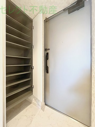 S-RESIDENCE金山Westの玄関