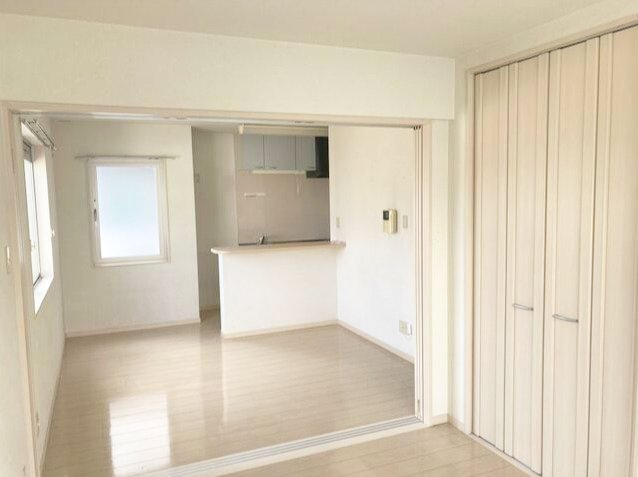 熊本市北区清水新地４丁目の賃貸マンションの居間・リビング