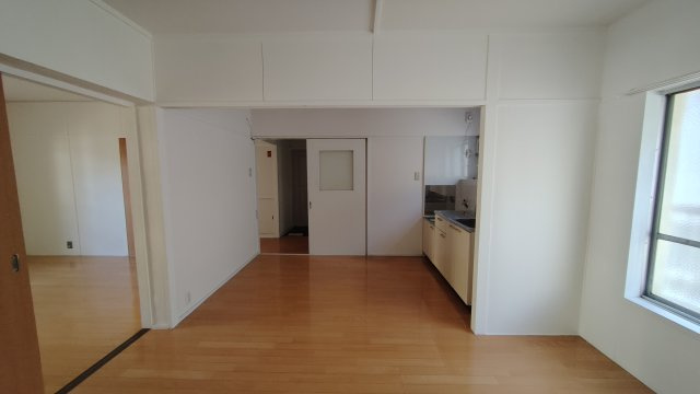 鶴甲コーポ24号館の居間・リビング