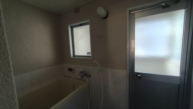 鶴甲コーポ24号館の浴室