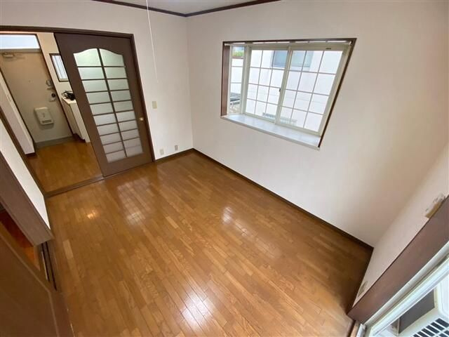 フジハイツⅡの洋室|落ち着いた色調の洋室です