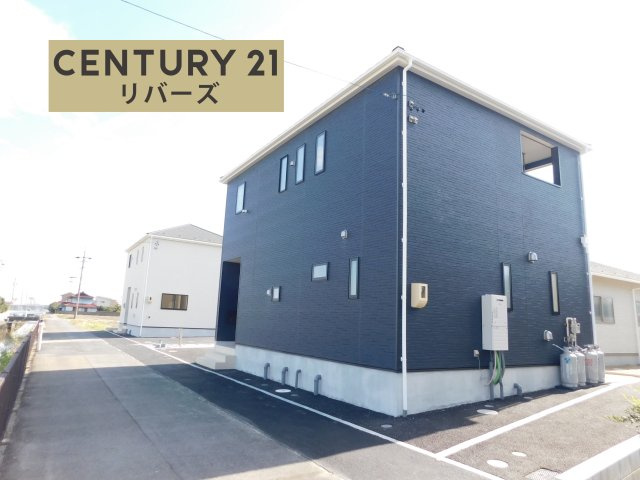 海部郡飛島村大字渚２丁目の新築一戸建の前面道路含む現地写真|☆２号棟☆　　新価格！！いつでも見学できます♪（お問合せ当日、平日、水曜、夜間でもＯＫ）　敷地５２．５２坪！　南に庭付き♪　駐車らくらく並列２台ＯＫ！　ＬＤＫと続き間で最大１９帖超！　全居室収納完備！