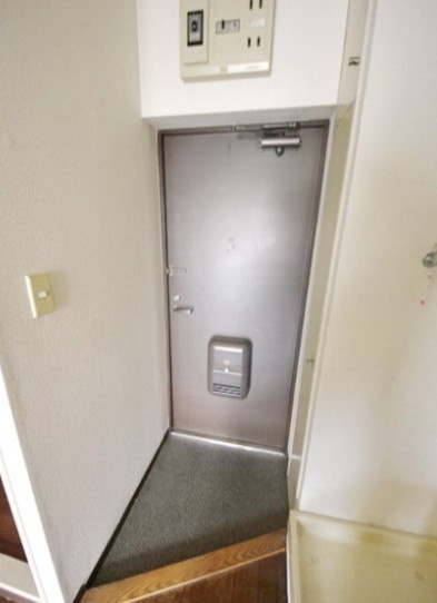 大和市下鶴間の賃貸マンションの玄関