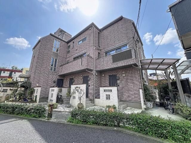 シェトワ中央の外観