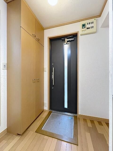シェトワ中央の玄関