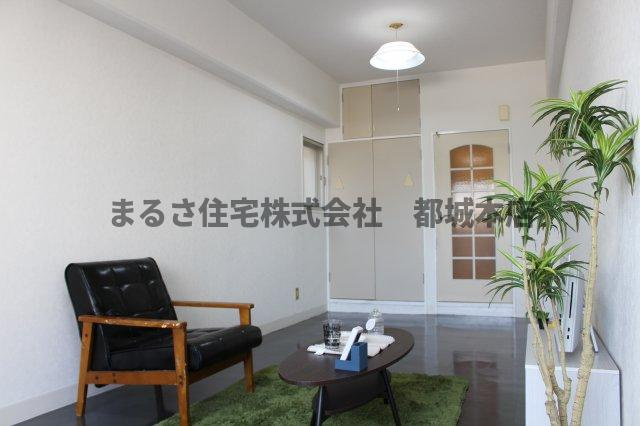 Residence上町　EASTの洋室