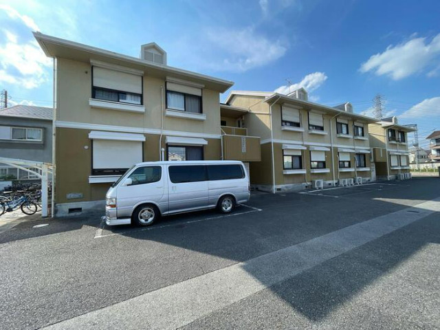 大和高田市大字築山のアパート