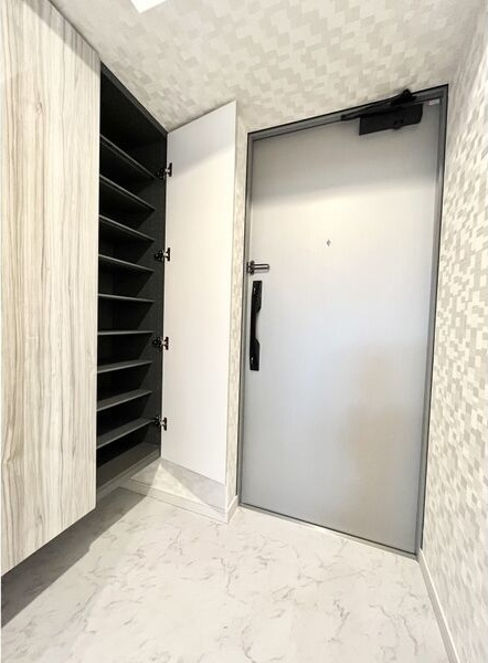 S-RESIDENCE金山Westの玄関