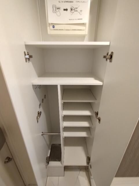 クレイシアＩＤＺ横浜桜木町の収納
