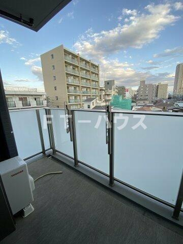 ウィンドワード市川のバルコニー