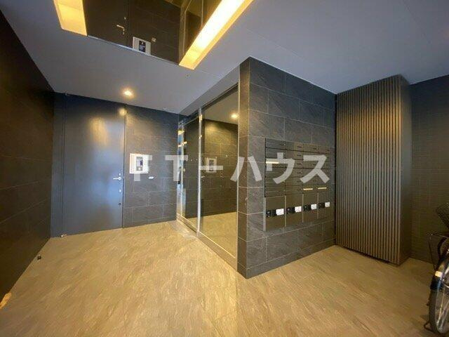 ウィンドワード市川のエントランス