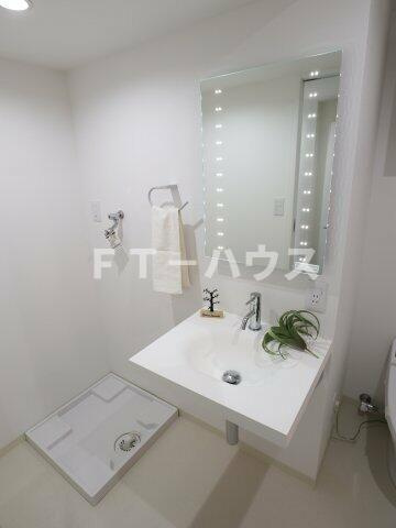 ウィンドワード市川の洗面所