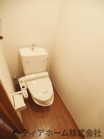 大和高田市神楽３丁目のアパートのトイレ|落ち着いた色調のトイレです