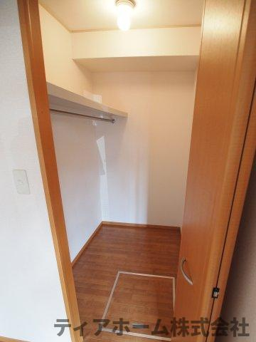 大和高田市神楽３丁目のアパートの収納|こまごまとしたものを収納できそうですね