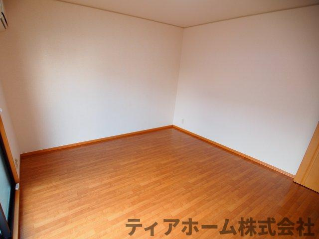 大和高田市神楽３丁目のアパートの居間・リビング|ゆったり過ごせる居間です