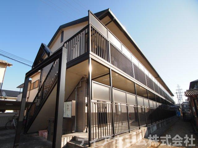 大和高田市神楽３丁目のアパートの外観