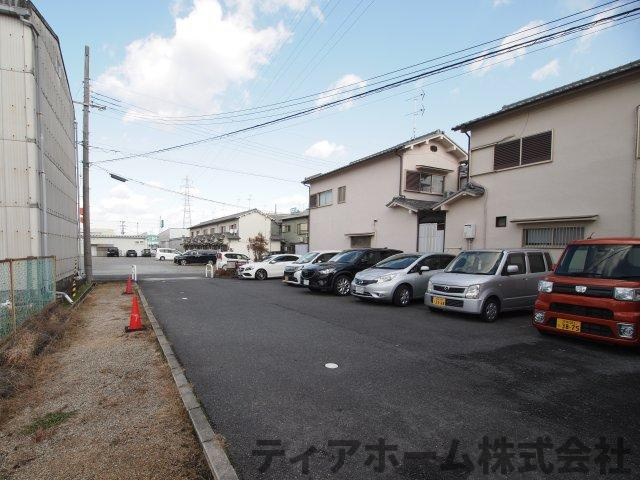 大和高田市神楽３丁目のアパートの駐車場