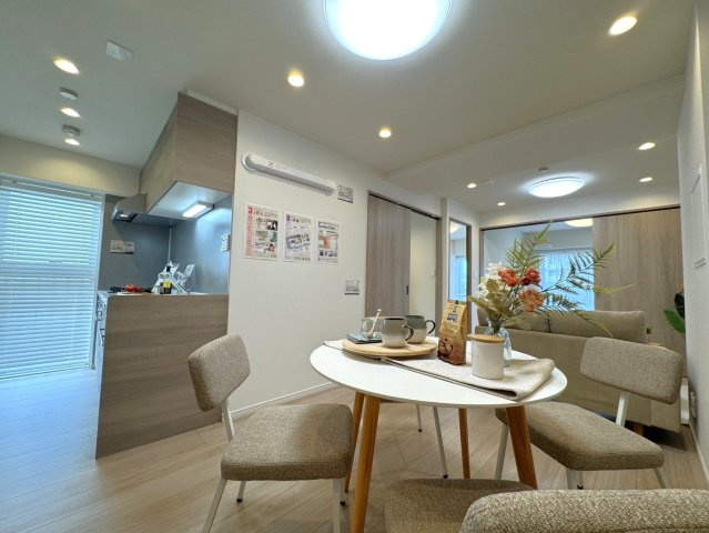 ホワイトレジデンスの内観：施工例|※施工例

現地ご見学希望・資料請求などお気軽にお問い合わせ下さい！
03-5990-5201