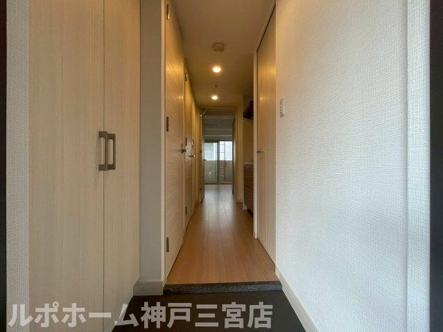 プレサンス三宮エレガンシアの玄関