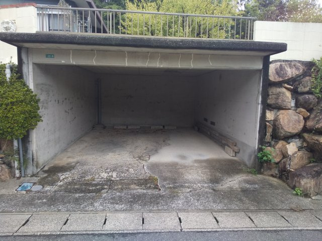 【駐車場】 | 今村北一丁目中古住宅 | 車庫