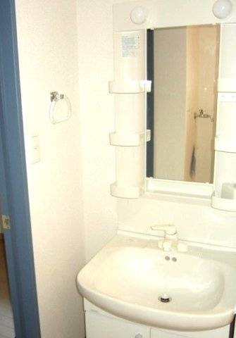 セレッソ千歳船橋の独立洗面台