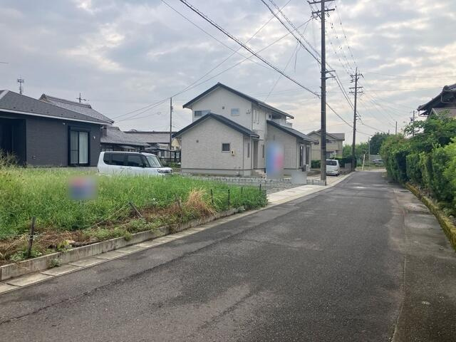 仲介手数料無料）一宮市杉山　第１　2号棟の前面道路含む現地写真