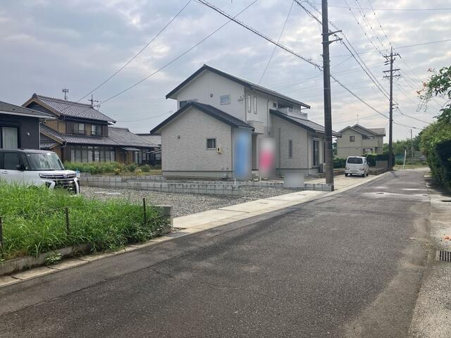 新築戸建て・仲介手数料無料）一宮市杉山　第１　2号棟の前面道路含む現地写真