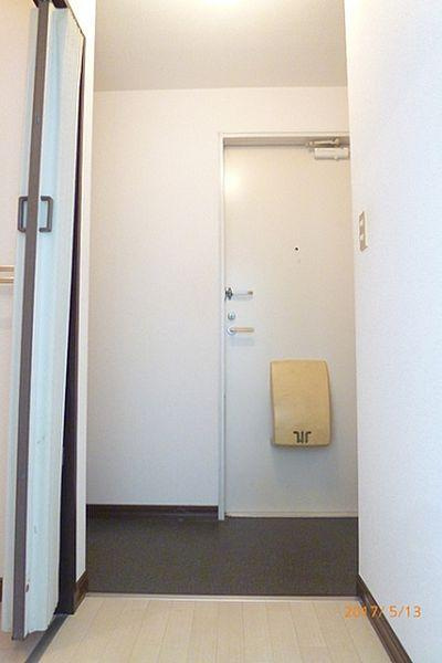 フレグランス和泉の玄関|明るい玄関です