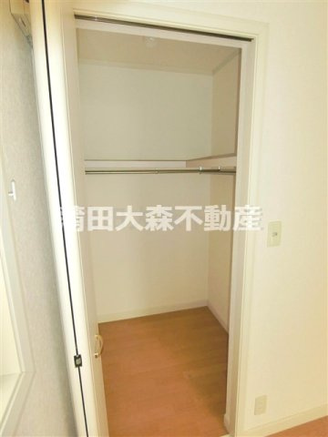 アトリオの設備|洋室6帖の大型収納　ウォークインクローゼット
