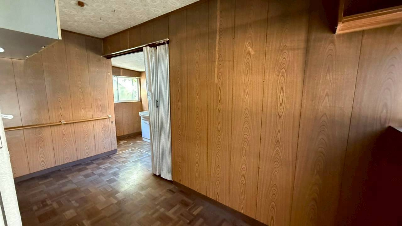 高取山平屋アパートの玄関