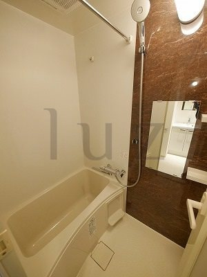 アンベリールマーロ横濱の浴室