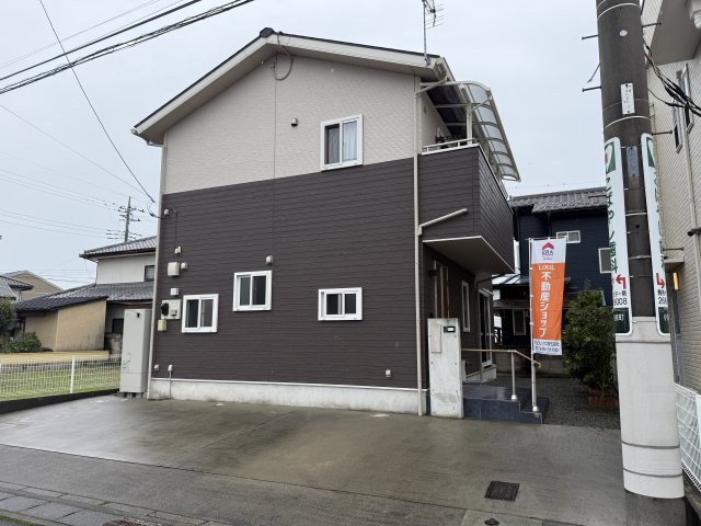 前橋市小屋原町　中古住宅の外観