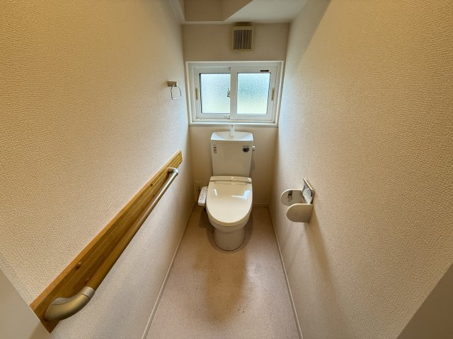 前橋市小屋原町　中古住宅のトイレ