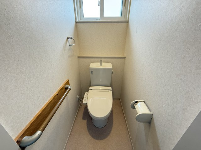 前橋市小屋原町　中古住宅のトイレ