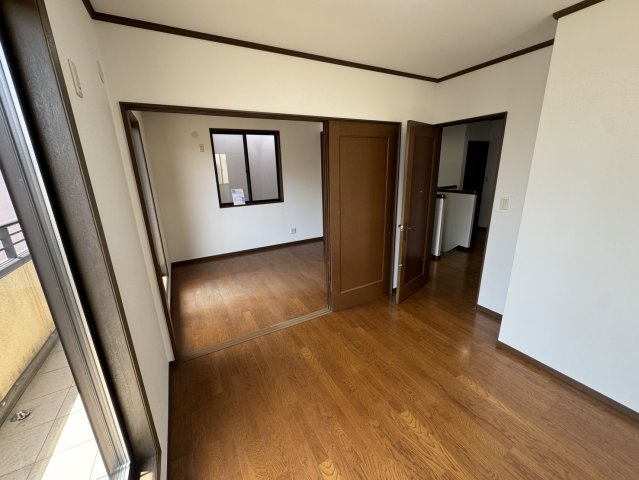 あま市篠田稲荷の洋室|落ち着いた色調の洋室です