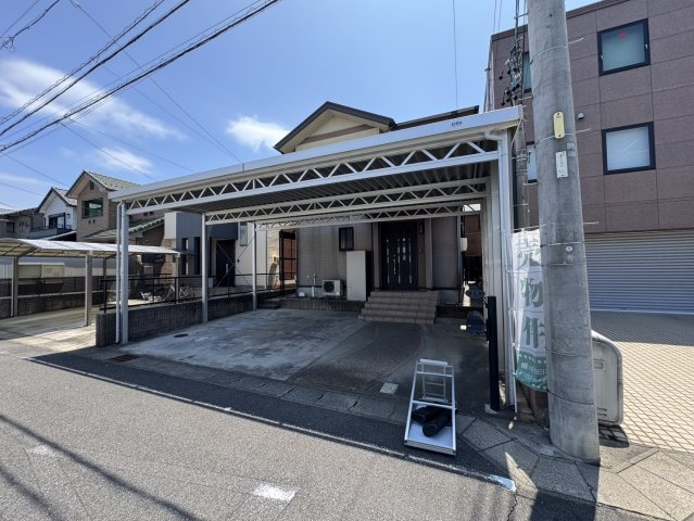 あま市篠田稲荷の外観|落ち着いた雰囲気の外観です
