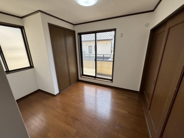 あま市篠田稲荷の洋室|明るい洋室です