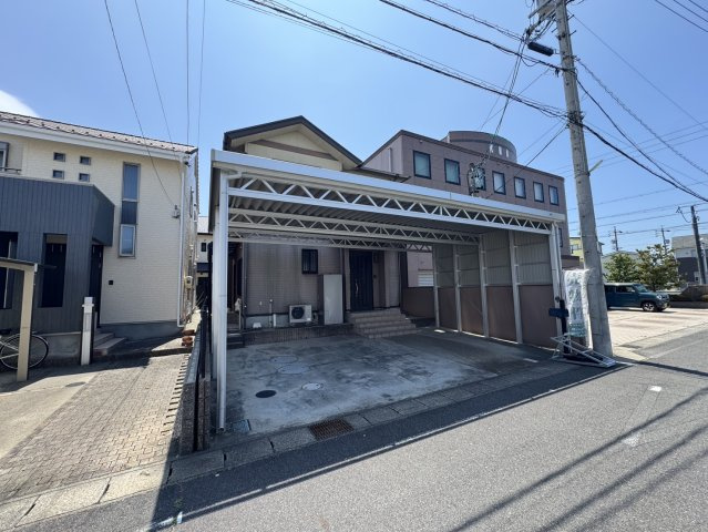 あま市篠田稲荷の外観|おしゃれな外観です