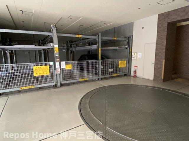 エスライズ新神戸の駐車場