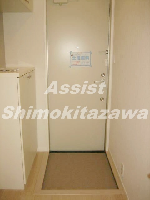 秋田ハウスの玄関