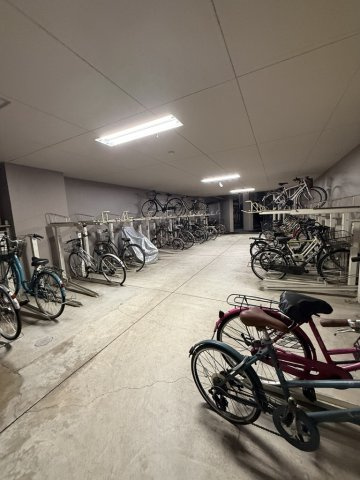 東峰マンションアーバンスクエア博多駅の駐車場