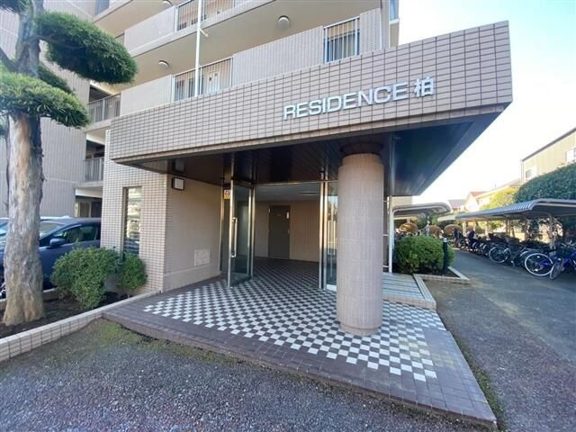 レジデンス柏のエントランス|毎日通るエントランスはこのようになっています