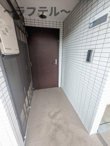 ソルティ ブラン鶴瀬の玄関
