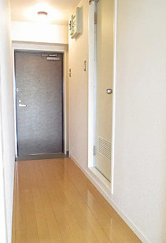 市川市市川　ソーレ市川の玄関