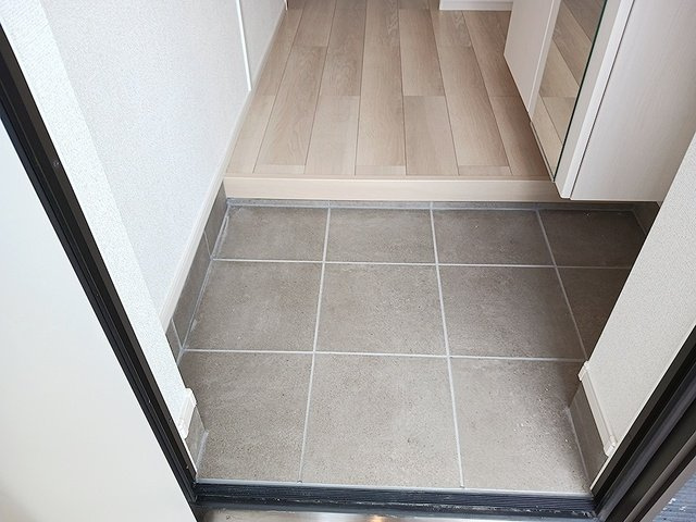 サンライズ　リバー　ＮＫの玄関
