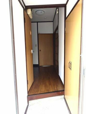 さくらハイツの玄関