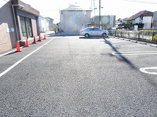 トゥールモンドBの駐車場