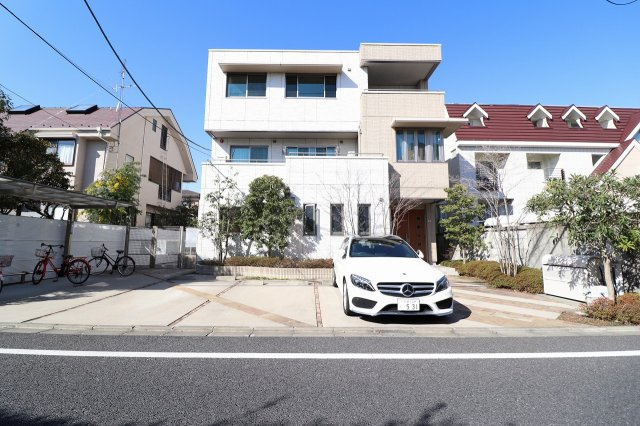 シャルム国立の外観