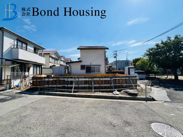 南西角地になり開放的です　玉津町新方第4　新築戸建の駐車場