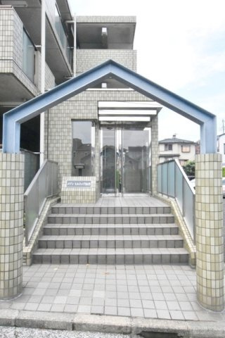 メゾンヒルトップ山手のエントランス